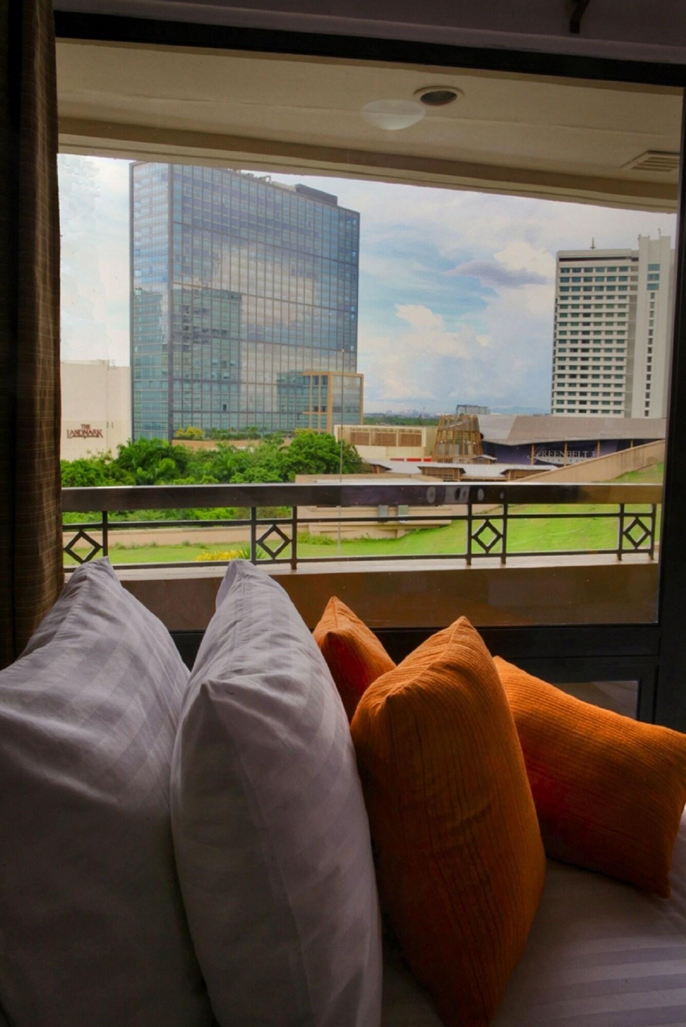 Bsa Tower Serviced Residences San Pedro Makati Eksteriør billede